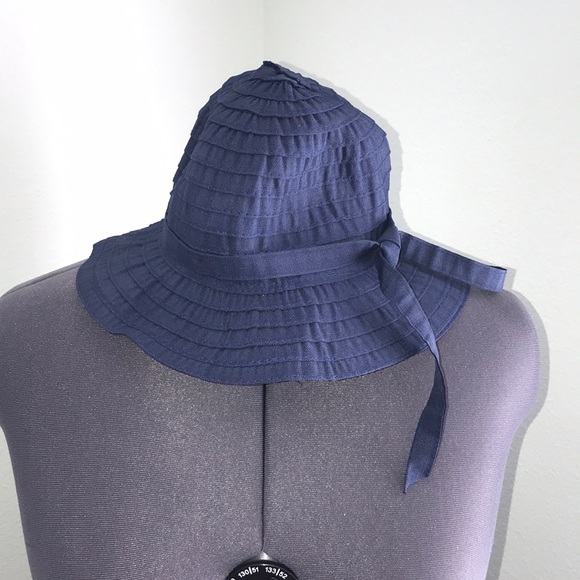 Basic blue hat - Picture 2 of 5